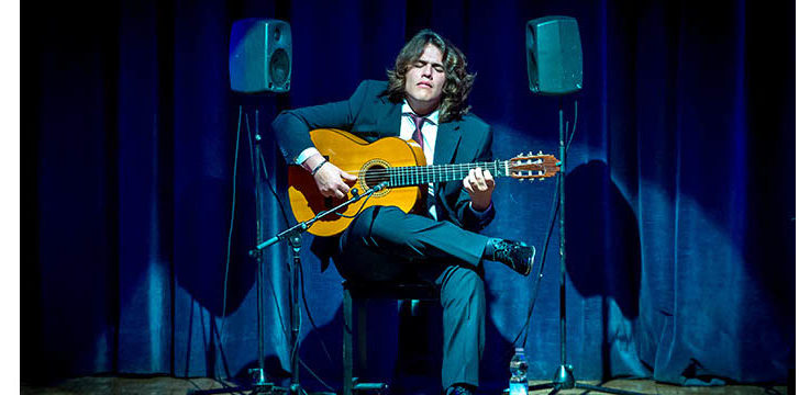 Paco León guitarrista